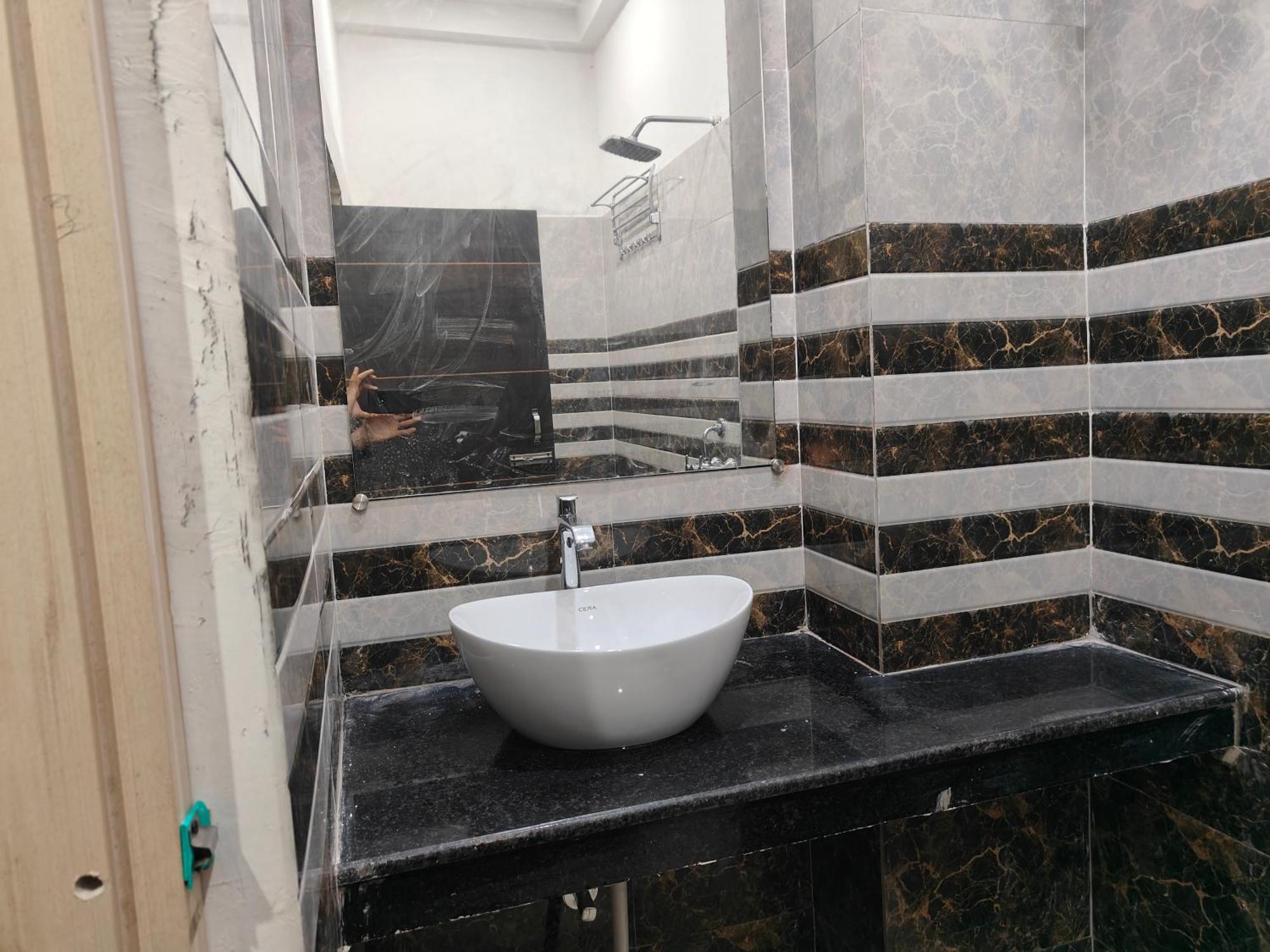 Sky Inn Paying Guest House Varanasi Exterior foto